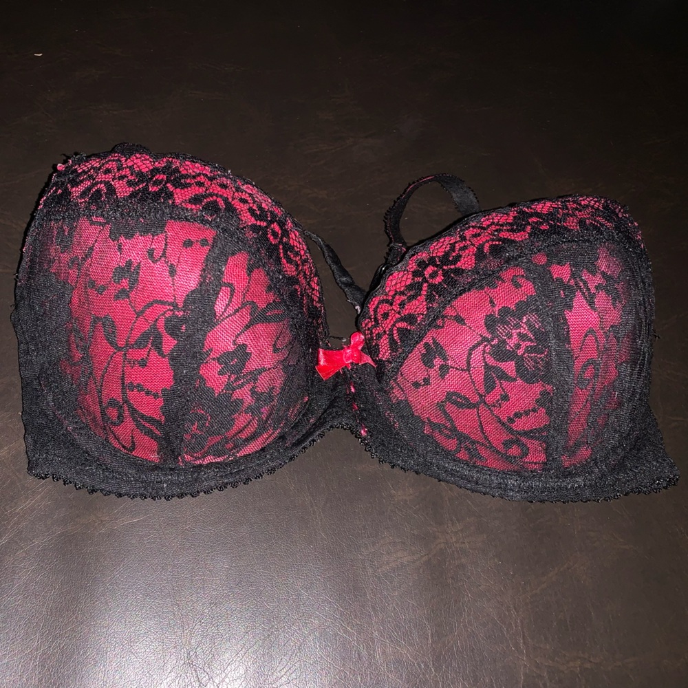 Forever21 pink and black lace bra